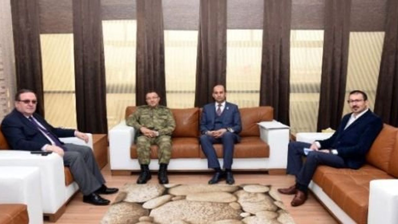 AFYON GARNİZON KOMUTANI GÜLMEZ, REKTÖR SOLAK’I ZİYARET ETTİ