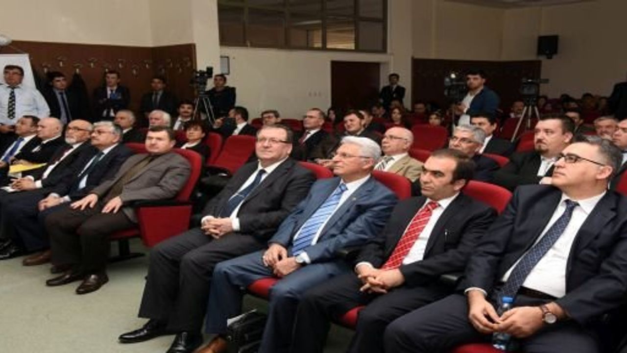 AKÜ’DE TRAFİK SİGORTALARI PANELİ DÜZENLENDİ
