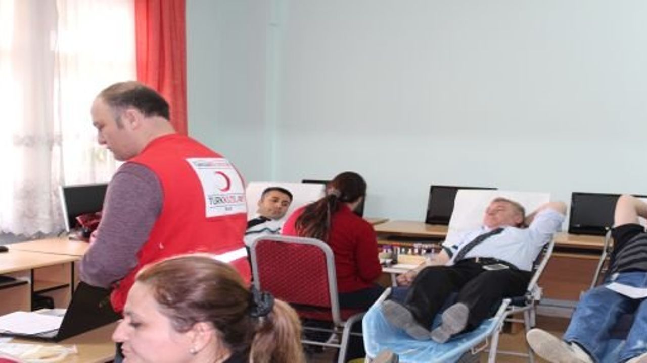 DİNAR HALK EĞİTİMİ MERKEZİNDEN KAN BAĞIŞI KAMPANYASI