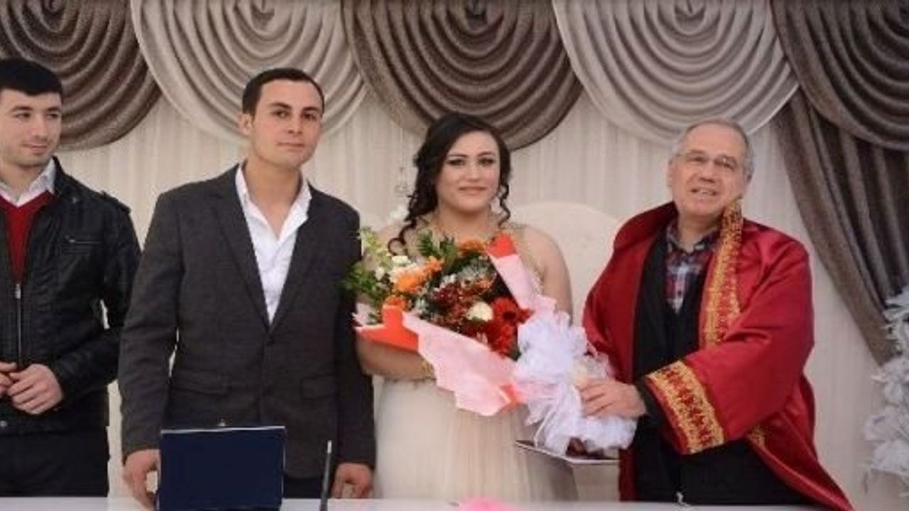 Dinar’da Sevgililer Günü Nedeniyle Nikah Yoğunluğu