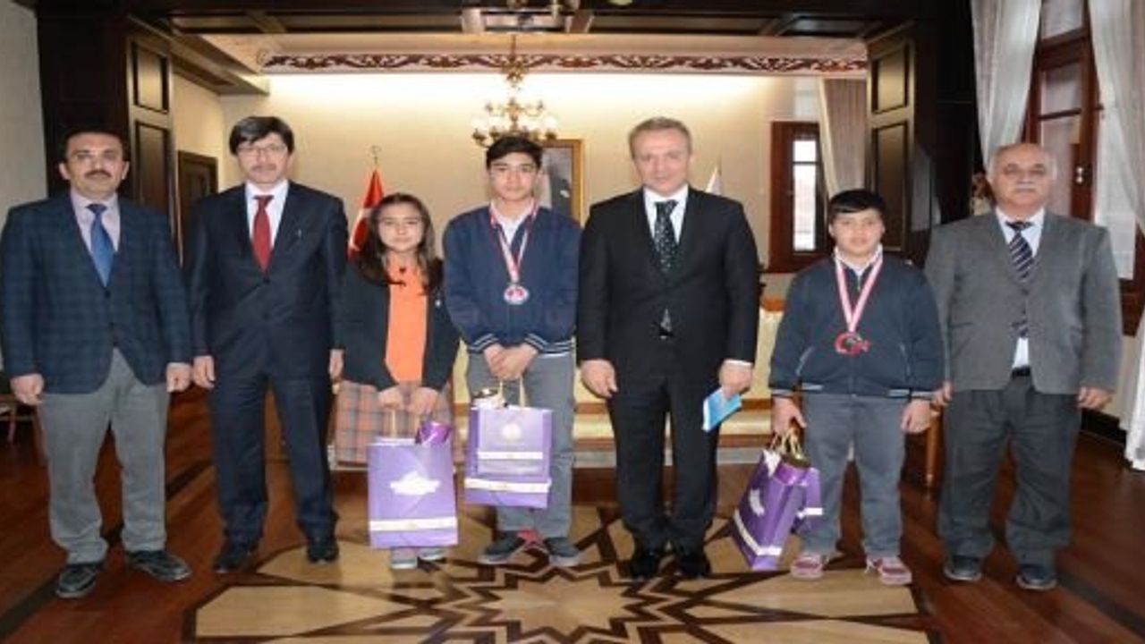 Yüksel Varlı Ortaokulu Başarıya Doymuyor.