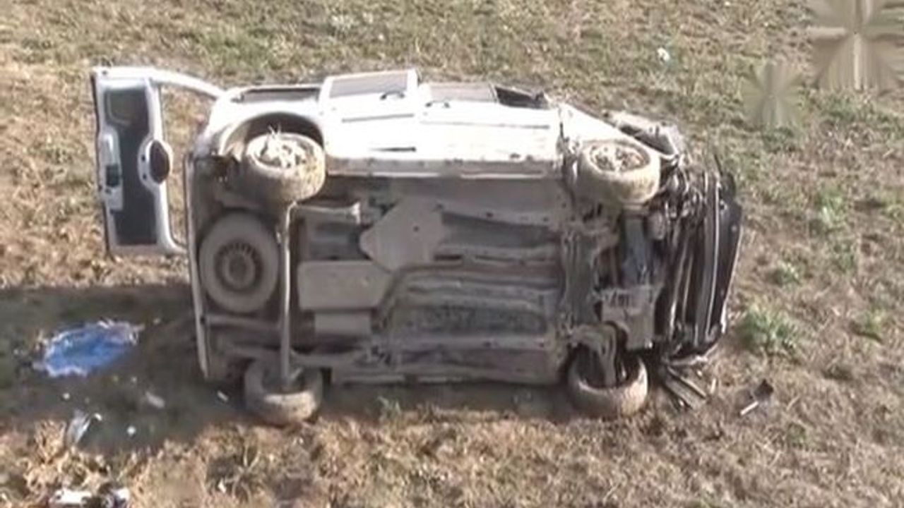 Çay’da araç şarampole uçtu: 2 öldü, 2 yaralı.
