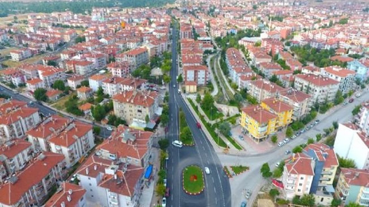 Kışlacık mahallesi ile ataköy kavşağı arasına sıcak asfalt