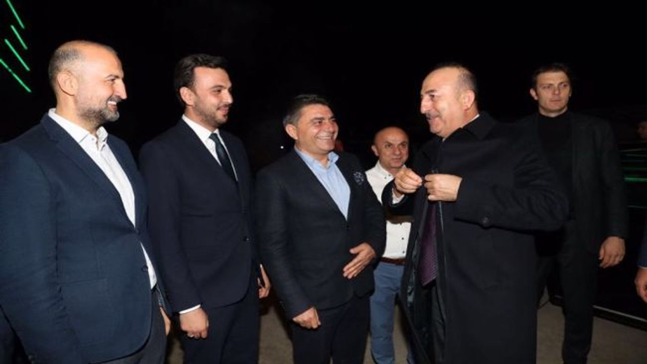 Bakan Çavuşoğlu, Sandıklı’da nişan törenine katıldı