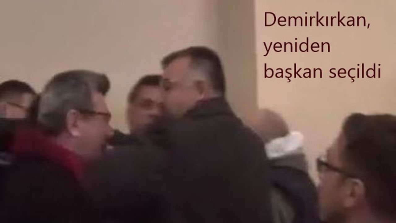 CHP il kongresi davul zurnayla başladı, kavgayla bitti.