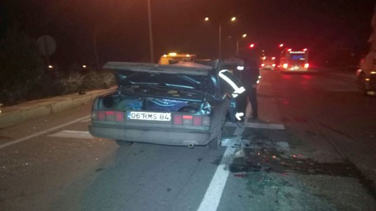 Tır’a arkadan çarpan otomobil sürücüsü ağır yaralandı