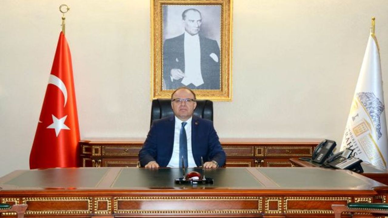 Vali Tutulmaz’ın İdareciler Günü Kutlama Mesajı