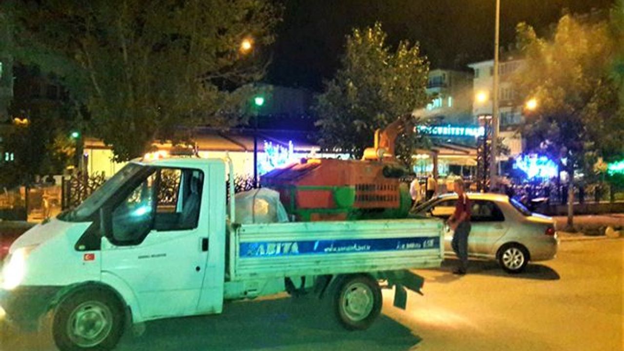Sandıklı’da İlaçlama çalışmaları devam ediyor