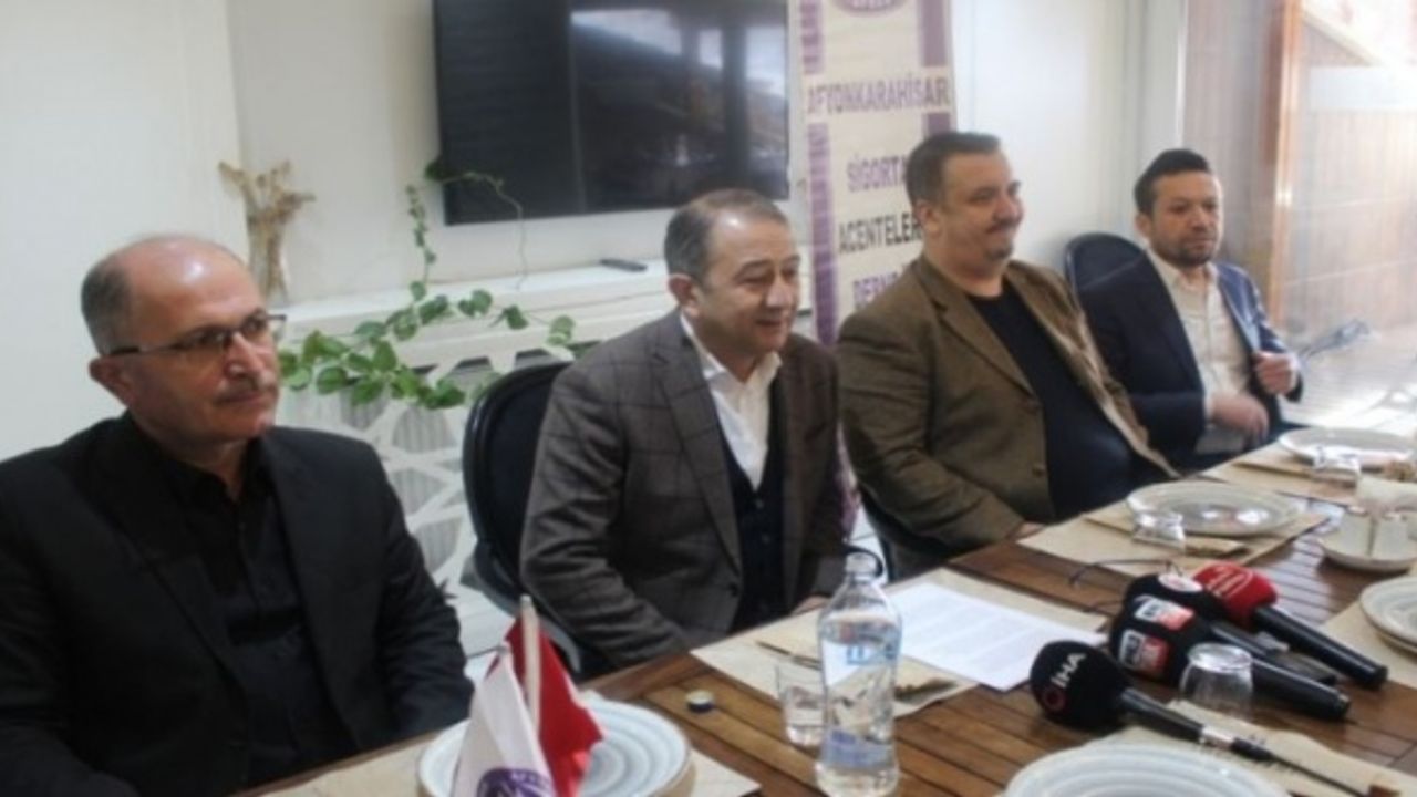Özerdem, “Şuhut Tarım Kredi Kooperatifi sigorta konusunda çiftçilere baskı uyguluyor”