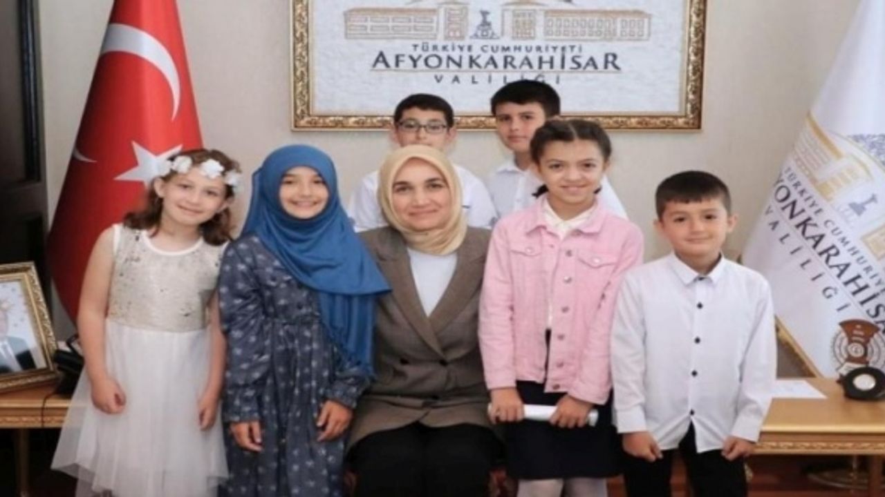 Vali Yiğitbaşı kendisine mektup yazan öğrencileri ağırladı