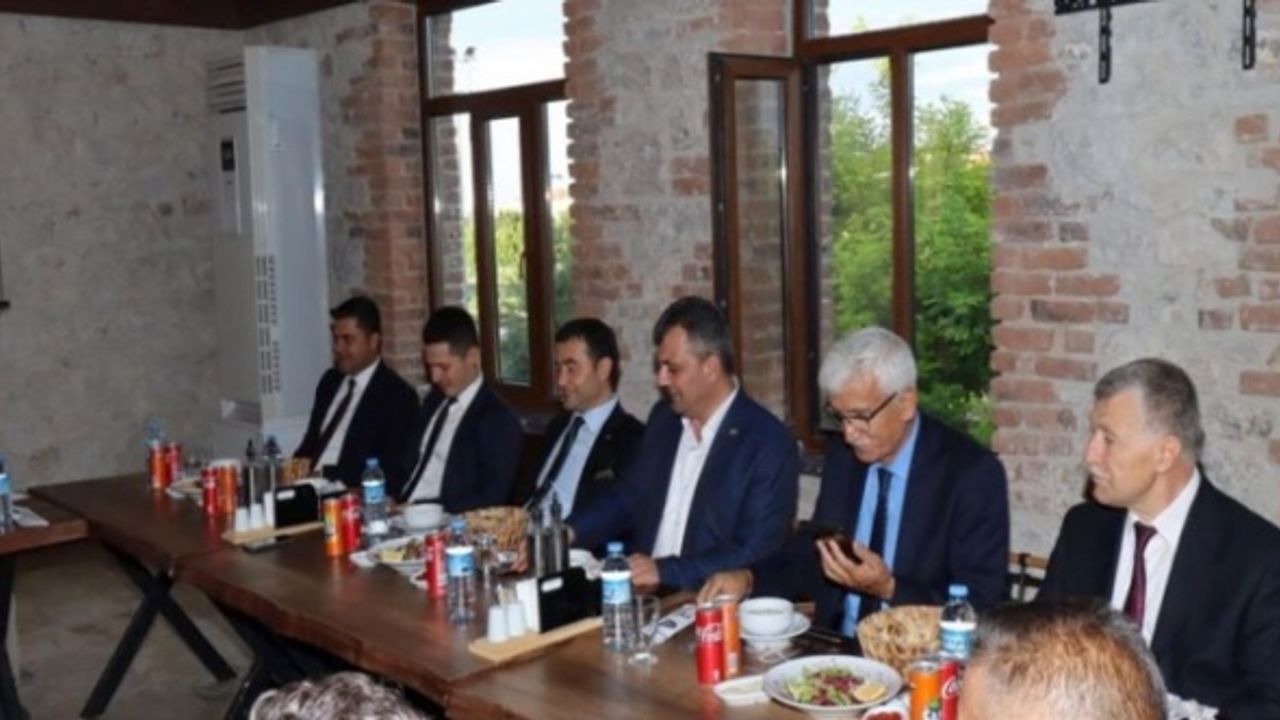 Emirdağ Belediye Başkanı Serkan Koyuncu’dan Veda Yemeği