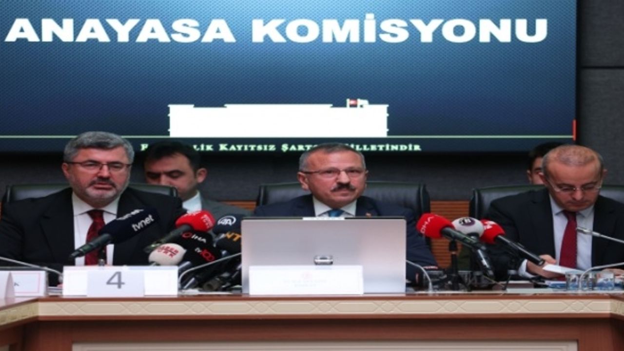 Özkaya, Başörtüsü ve Aile ile Alakalı Anayasa Değişikliği teklifi hakkında açıklama yaptı