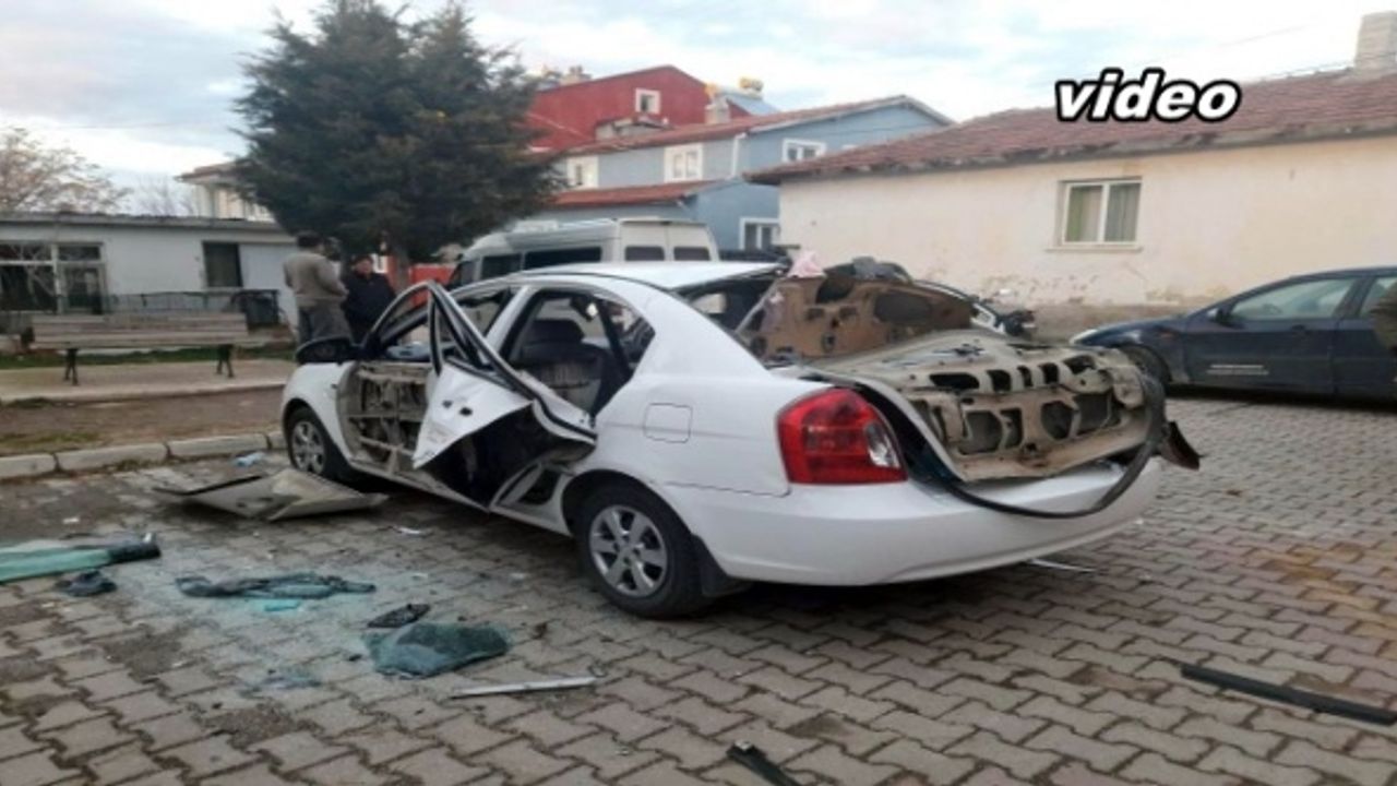 Otomobilinde sigara içmek isterken ağır yaralandı