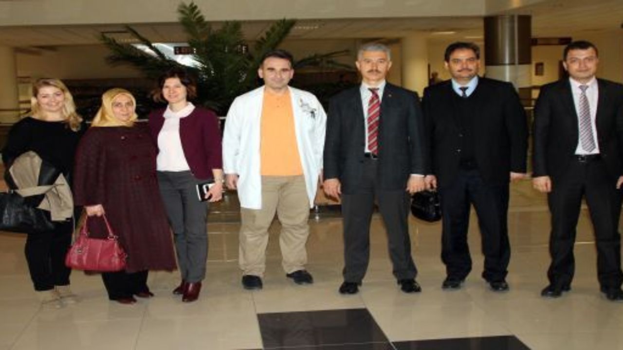 Ak Parti'den Malezyalı Kazazedelere ziyaret 
