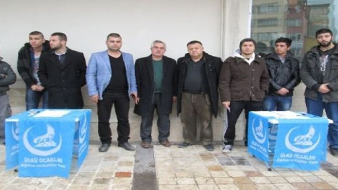 Uygur Türklerine sığınma hakkı verilmesi içim imza topluyorlar