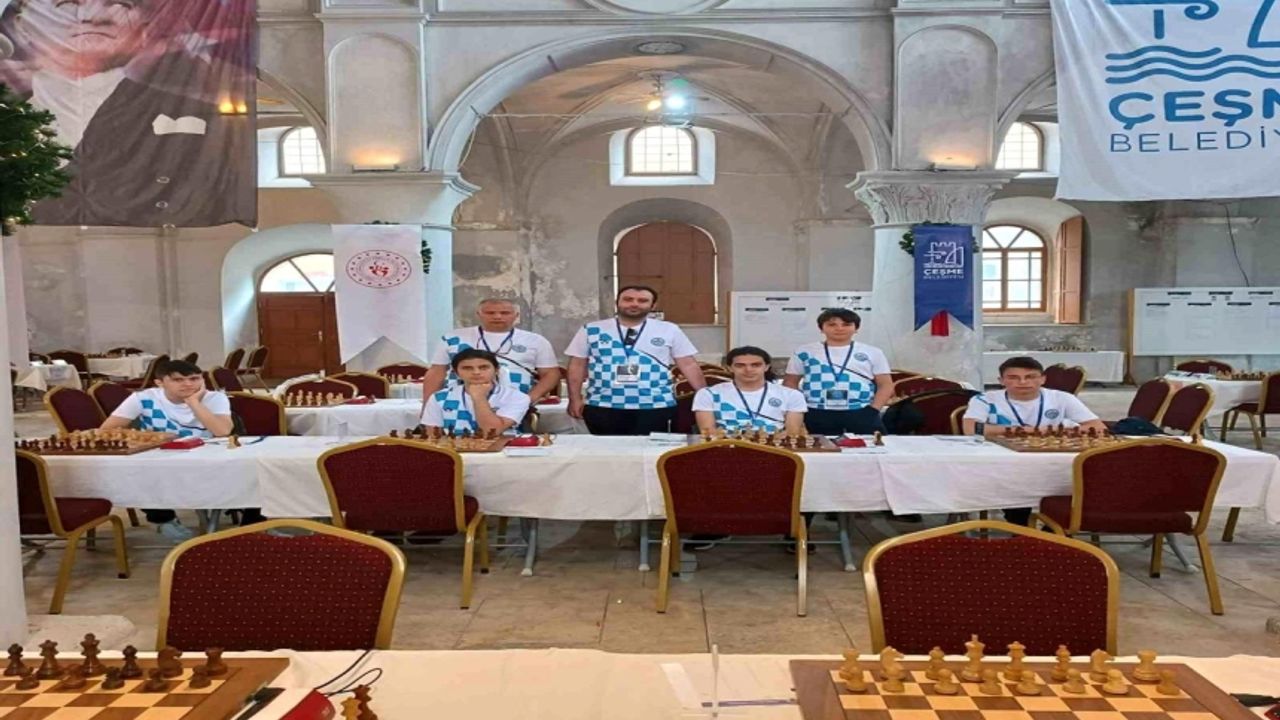 Afyonkarahisarlı sporculardan satranç turnuvasında büyük başarı