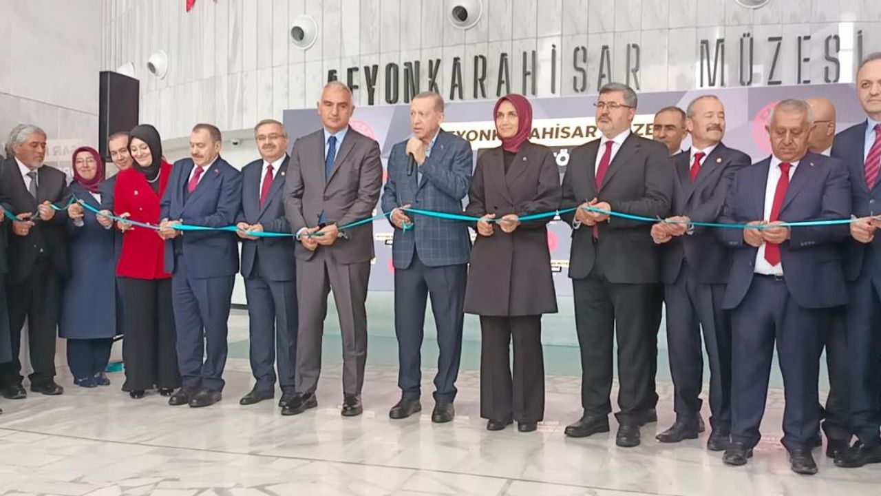 Cumhurbaşkanı Erdoğan Afyonkarahisar Arkeoloji Müzesi’ni hizmete açtı