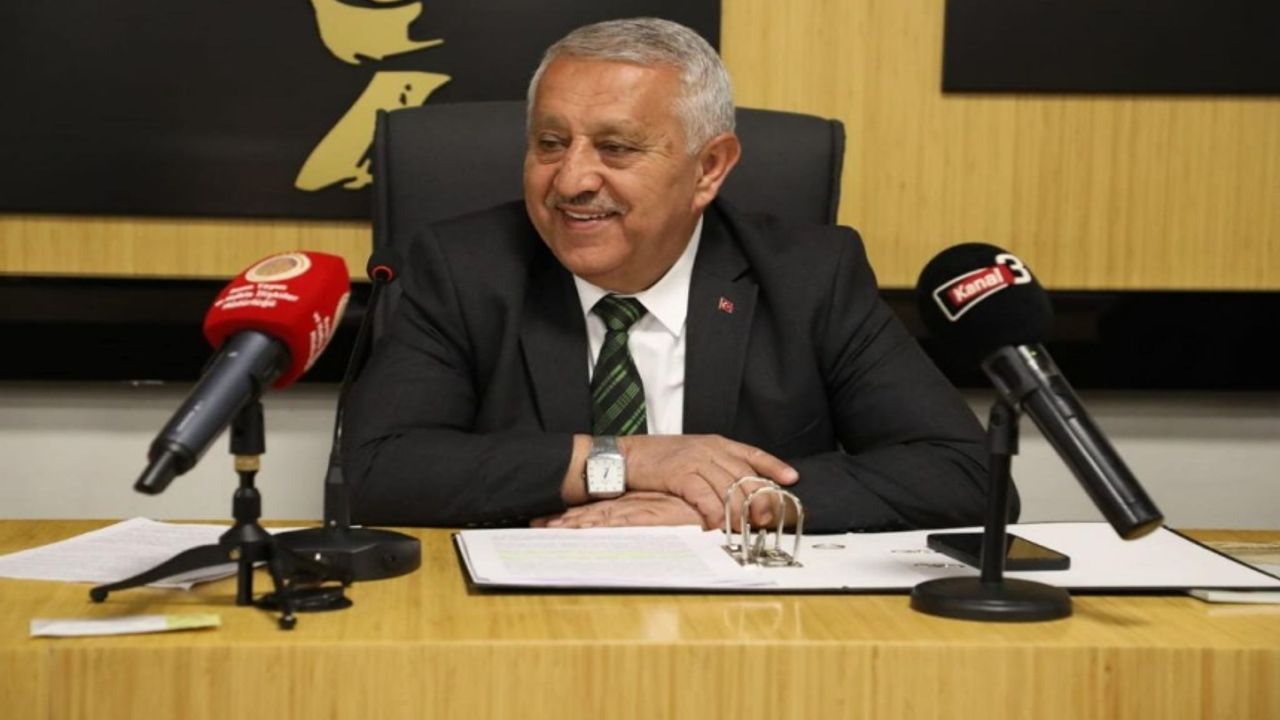 Başkan Zeybek, “Belediye işçilerine 15 bin 800 TL teklif ettik, sendika kabul etmedi!”