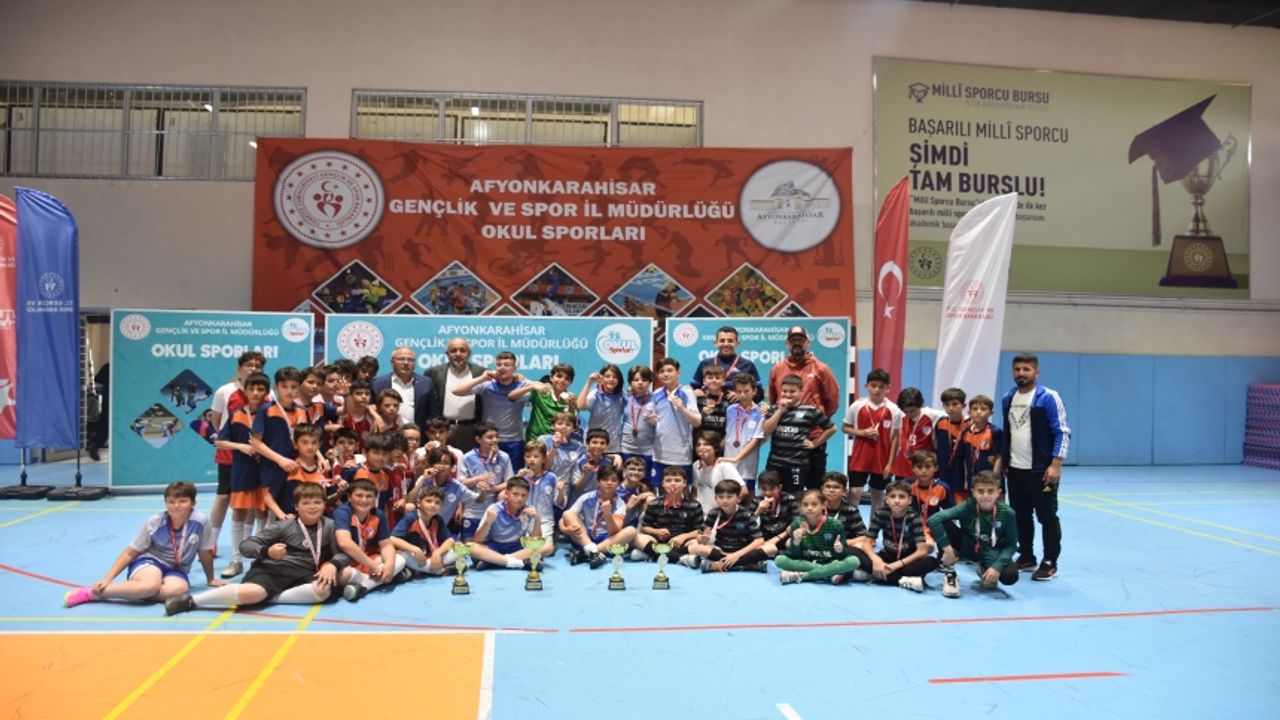 Okul Sporları Futsal Müsabakaları tamamlandı