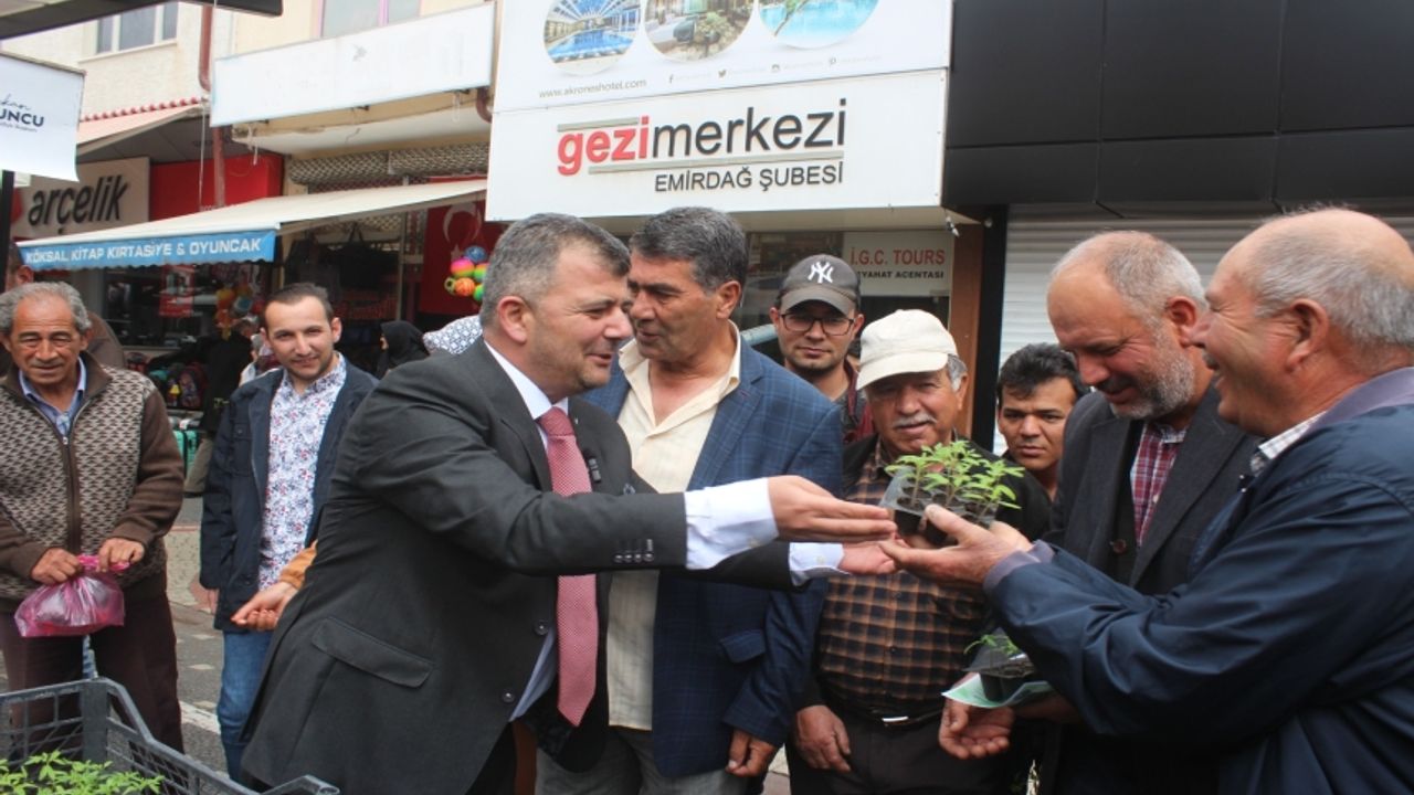 Emirdağ Belediyesi Yarım Asırlık Ata Tohumlarını Vatandaşlarla Buluşturdu