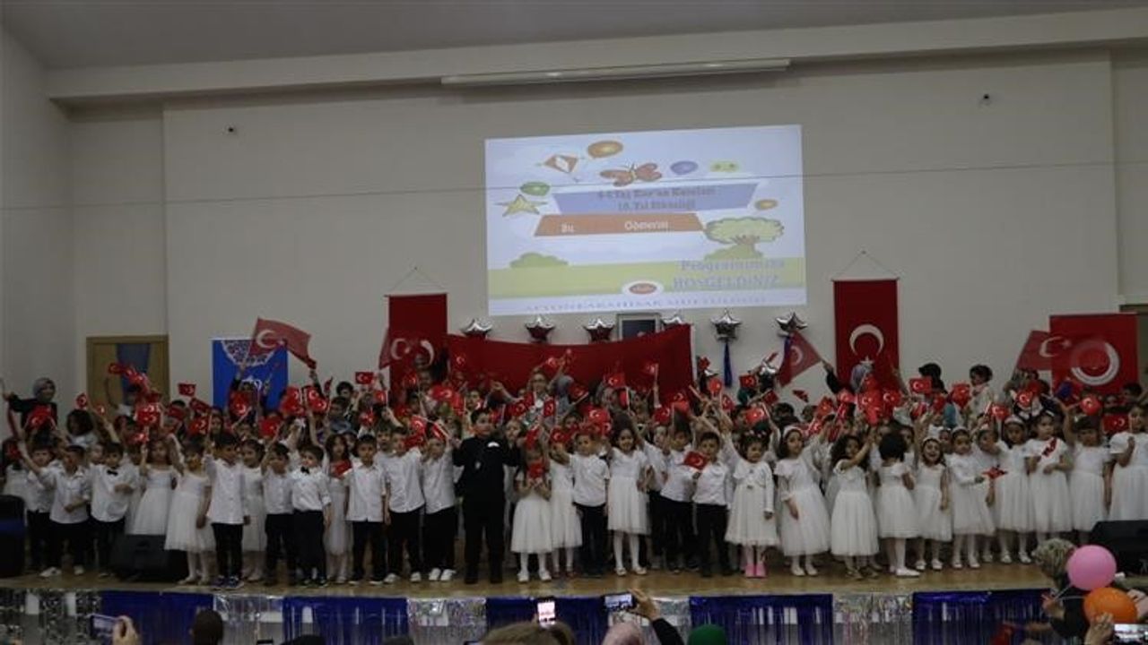 4-6 yaş gurubu Kur’an-ı Kerim kursu öğrencileri 10. yılını kutladı