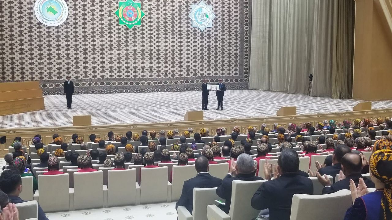 Başkan Işık, Türkmenistan Arkadağ'da açılış törenine katıldı