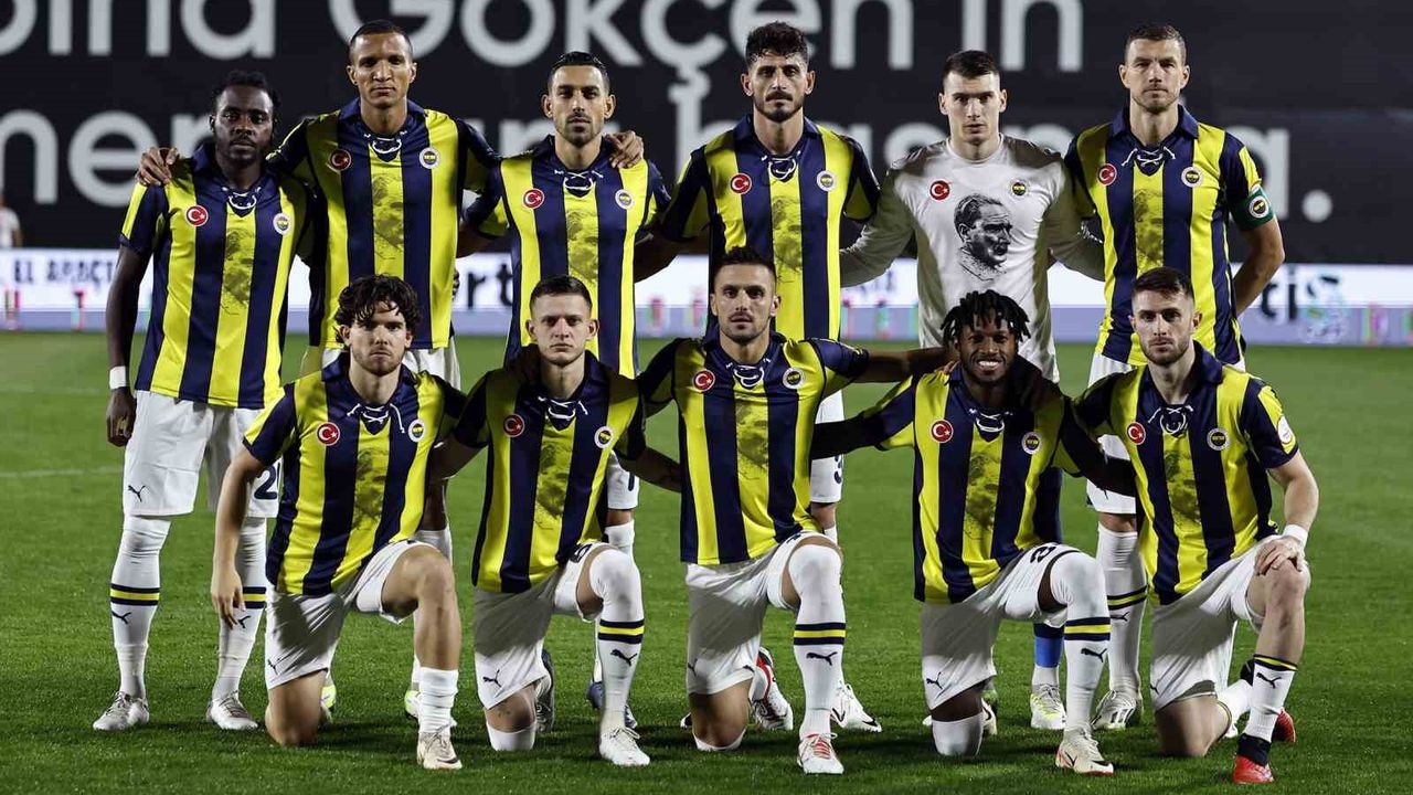 Derbi Öncesi Dev Rekabet: Beşiktaş ve Fenerbahçe'nin Milyarlık Takım Değerleri!