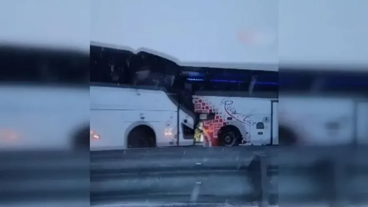 Kontrolden çıkan otobüs kaza yaptı, ölü ve yaralılar var