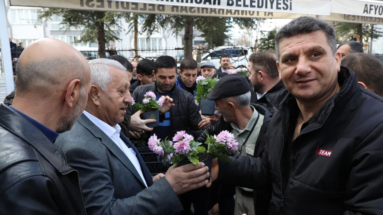Başkan Zeybek, vatandaşlara  "birlikte yönetim" çağrısında bulundu