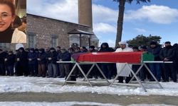 Depremde hayatını kaybeden 26 yaşındaki öğretmen toprağa verildi