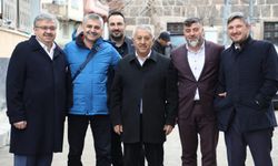 Zeybek Başkan Hemşehrileri ile Kucaklaştı