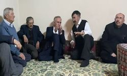 Mustafa Enis Arabacı Afyon’da köy odasında