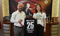 Hediyelerini Başkan Taylan verdi