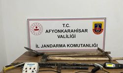 Afyonkarahisar'da Kaçak Kazı Operasyonu: Jandarma Suçüstü Yakaladı