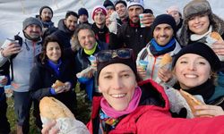 40 Kişilik Ekip Gönül Dağı’nın Zirvesine Tırmanarak Dev Türk Bayrağı Açtı