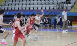 U-18 Basketbol Bölge Şampiyonası Prof. Dr. Veysel Eroğlu Spor salonunda başladı