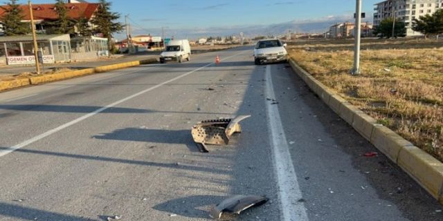 3 araca çarpıp kaçtı, düşürdüğü parçadan yakalandı