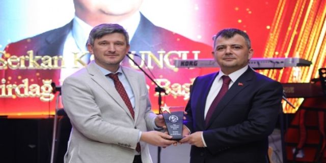 Emirdağ Belediye Başkanı Serkan Koyuncu Yılın En Başarılı İlçe Belediye Başkanı Ödülünün Sahibi Oldu