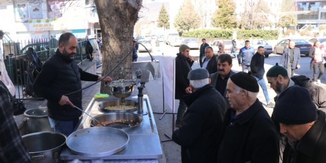 Dinar Belediyesi’nden Miraç Kandili ve Deprem Şehitleri için lokma ikramı