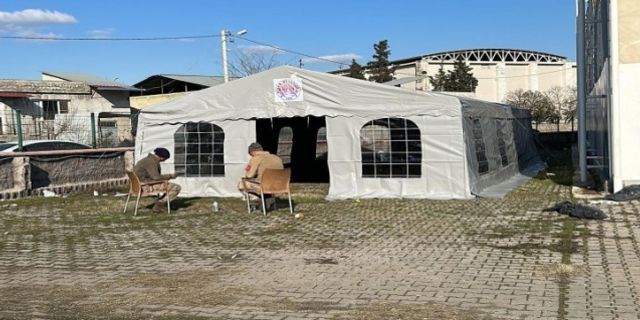 Dinar Belediyesinin Çadırları Kahramanmaraş’ta vatandaşların hizmetinde
