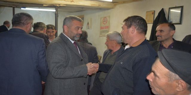 Şuhut Genç’i Bağrına Bastı