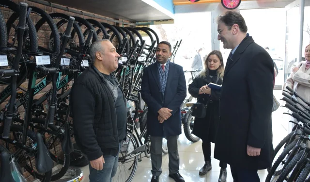 Aday Küçükkurt  "Şehrimizin sorunlarını çözmeye talibiz"