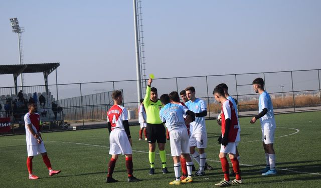 Afyonkarahisar’da Futbol Aday Hakem Kursu başvuruları başladı