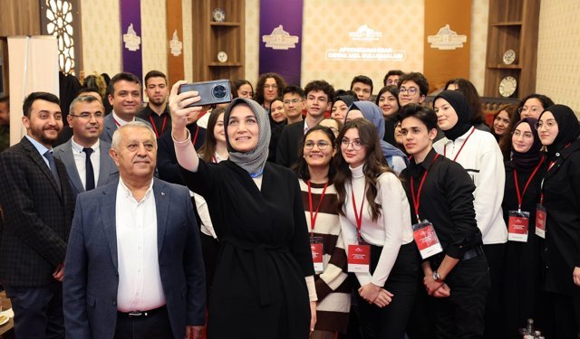 Afyonkarahisar Valisi Yiğitbaşı, Gençlerin Gözüyle Şehri Yeniden Şekillendiriyor!