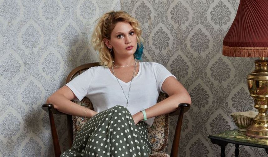 Farah Zeynep Abdullah "Çirkin ve iğrençsin" diyen takipçisini ifşa etti